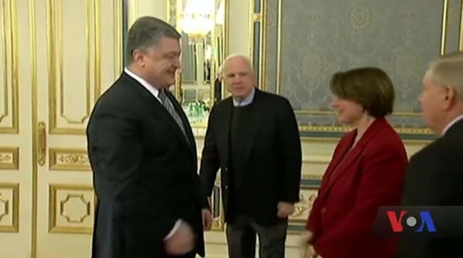 ​У США пояснили, якою є справжня причина візиту сенатора Маккейна в Україну