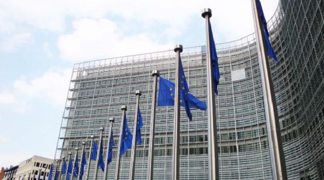 ​В Єврокомісії заявляють, що допомога буде надана українцям, але її обсяг має бути обмежений державами