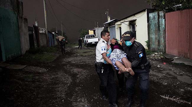 ​У Гватемалі сталося потужне виверження вулкана Фуего, загинули 25 осіб