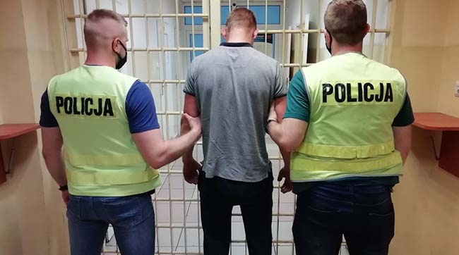 ​Українцю загрожує 10 років польської в’язниці за те, що платив знайденою чужою карткою