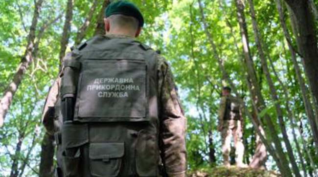 ​Чотирьох порушників та 37 ящиків сигарет затримали прикордонники на українсько-румунському кордоні