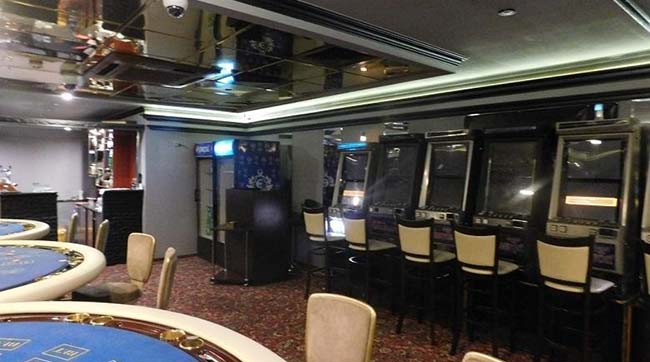 ​На столичній Оболоні поліцейські викрили казино, вхід у яке здійснювався через домовленості у мобільних додатках
