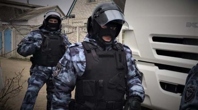 ​З Криму повідомляють про нові обшуки в домівках кримських татар