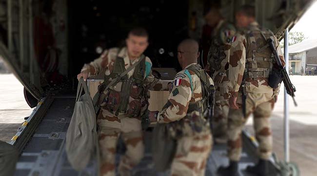 ​Франція розміщує шість артилерійських батарей на кордоні Сирії з Іраком