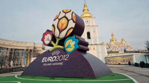 Палатний: Державні кошти на підготовку та проведення Євро-2012 витрачалися неефективно
