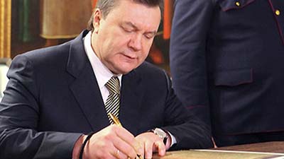 Янукович, подписав закон о векселях, доказал, что он не собирается бороться с коррупцией