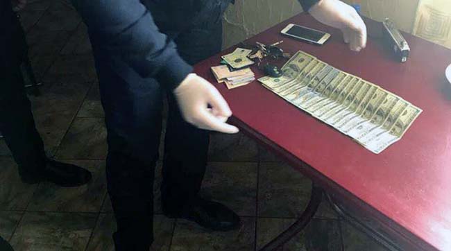 ​На Одещині під час одержання хабара викрито начальника слідчого відділу поліції