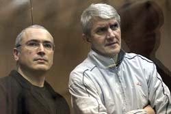 Ходорковскому и Лебедеву продлевали арест незаконно