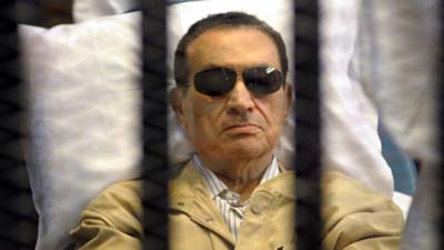 Хосни Мубарака теперь обвиняют в коррупции