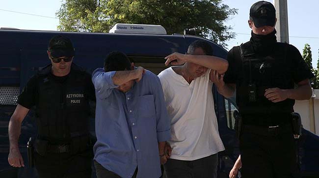 Бежавшие турецкие мятежники дали показания в греческой прокуратуре. Завтра они предстанут перед судом