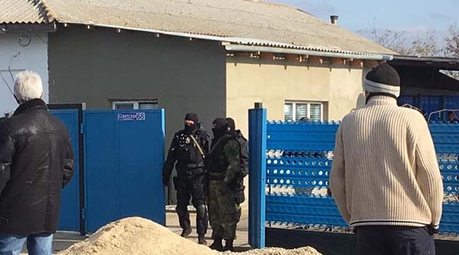 ​Крымские оккупанты нагрянули с очередными обысками в дома крымских татар