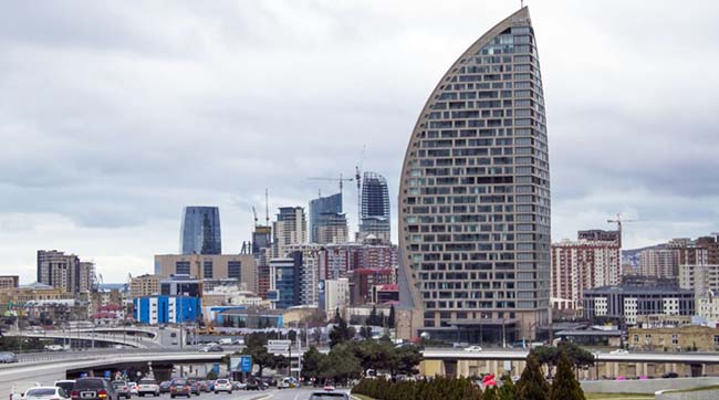​У Баку загорівся «Готель Трампа». Вогонь почався на середніх поверхах 33-поверхової будівлі