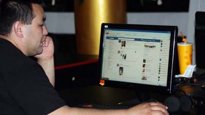Главный связист Таджикистана пообещал Цукербергу в течение суток разблокировать Facebook
