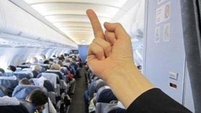 Из-за фотографии «В Контакте» «Аэрофлот» уволил очередную стюардессу