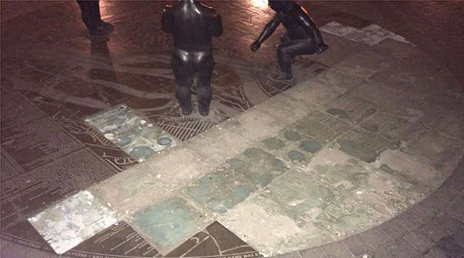 ​У Києві затримали подружжя за крадіжку бронзових фрагментів архітектурної пам’ятки