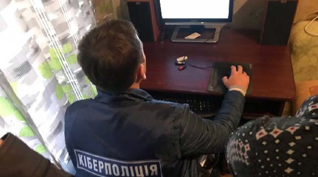 ​У Києві затримали розповсюджувачів дитячої порнографії