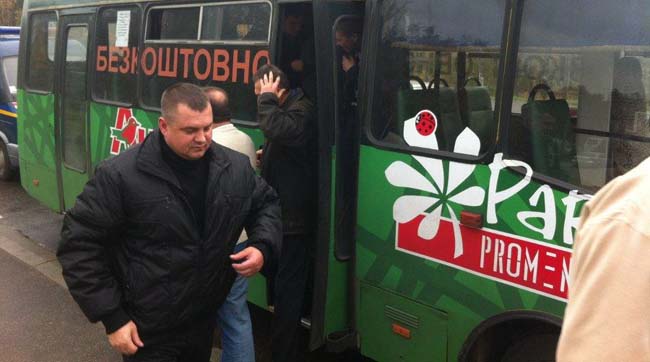 Автобуси кандидата Баленка «каруселять» у 212 окрузі в столиці