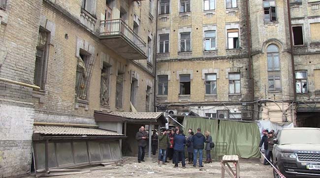 Кличко: Будівельні роботи в аварійному будинку на Хмельницького відбувалися з порушенням техніки безпеки
