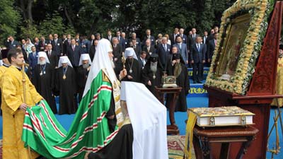 Янукович осыпал патриархов орденами