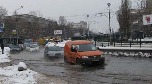 Від Попова вимагають план порятунку столицю від потопу