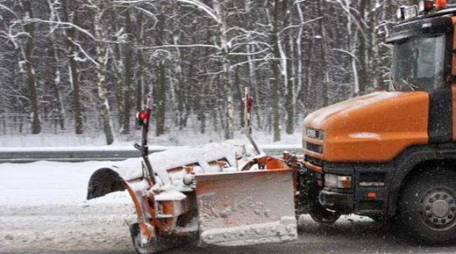 У Києві прибиратимуть сніг у цілодобовому режимі
