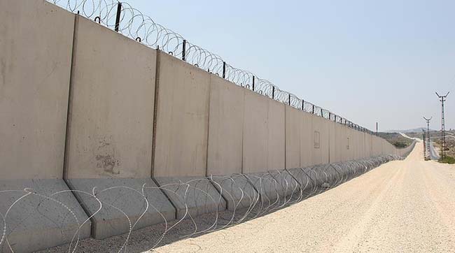 ​Завершується будівництво стіни вздовж кордону Туреччини з Сирією