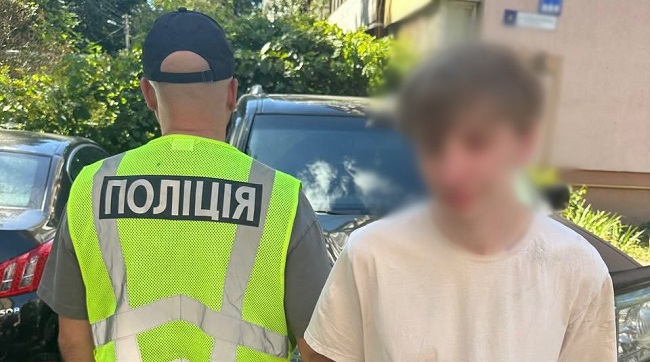 ​Перетворив боєприпаси на «товар»: поліцейські Києва затримали 24-річного молодика та оголосили йому про підозру