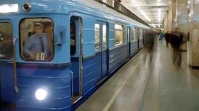 ​У Києві влада «замінувала» центральні станції метро, щоб не дати людям вийти на Марш за Майбутнє
