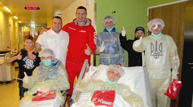 Віталій Кличко відвідав тяжко поранених хлопців-учасників АТО у військовому госпіталі в Гамбурзі