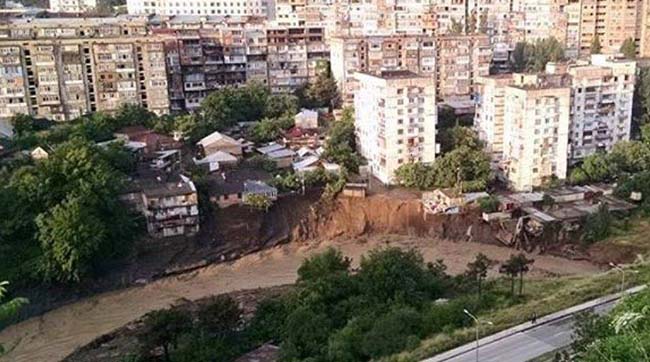 Стихия в Тбилиси унесла жизни 8 человек, есть пропавшие без вести