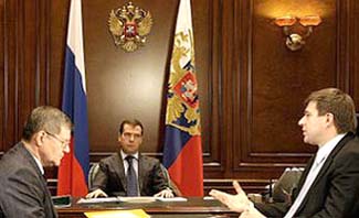 Арестованных будут выпускать под залог вещей - стенограмма совещания у Медведева