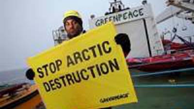 В водах Карского моря россияне задержали судно Greenpeace