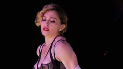 Концерт в Австралии Мадонна опять отменила. Это - уже второй