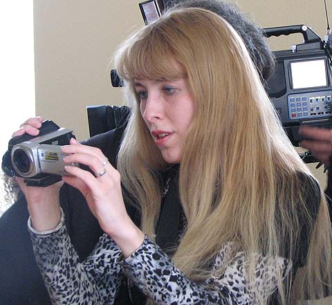 Міліція знову провела обшук в квартирі незалежної київської журналістки Олени Білозерської