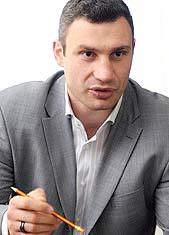 Віталій Кличко:  «Україні потрібні не антикризові демагогії, а стратегія перемог».