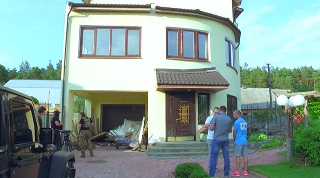 У будинку, який належить родині голови Апеляційного суду м. Києва, ГПУ провела обшук