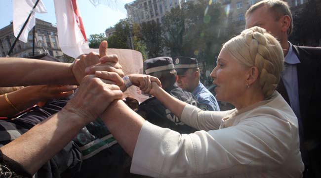 «Батьківщина» вимагає пояснити – на яких підставах Тимошенко планують вивезти з лікарні