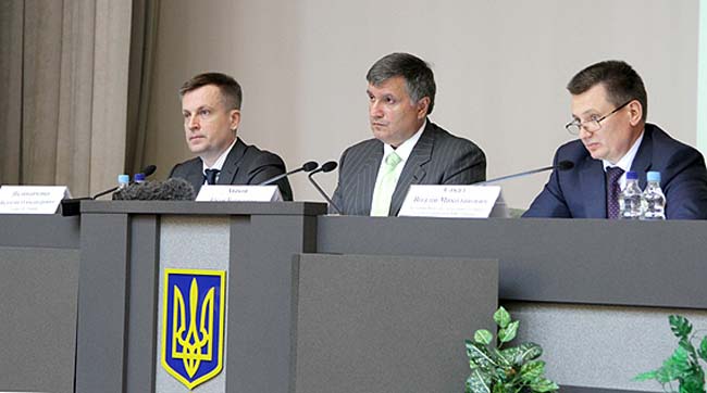 Влада припиняє соцвиплати на сході України через дії терористів