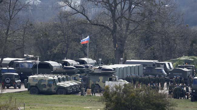 На кордоні з Росією відслідковується рух вертольотів, військових автомобілів та бронетехніки