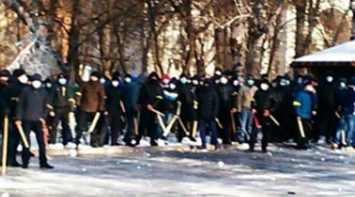 У Дніпропетровську тітушки під прикриттям «Беркуту» стріляють в активістів