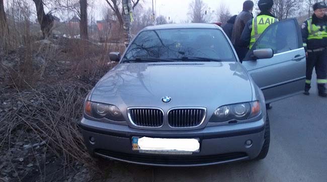 У Києві затримали нетверезого водія «БМВ» на краденому авто
