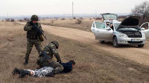 На Луганщині затримали двох озброєних терористів