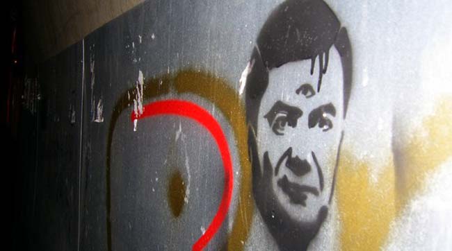 На стінах Львова з'явились малюнки Януковича з третім оком в лобі