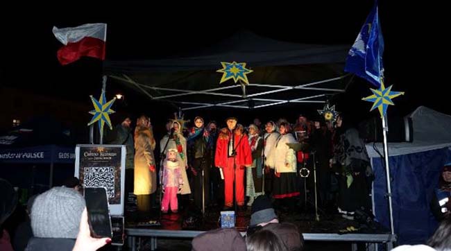 ​У неділю у центрі Варшави відбулася українська благодійна коляда зі збором коштів на потреби ЗСУ