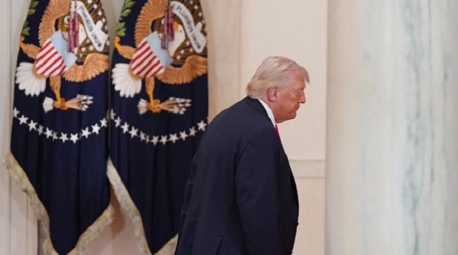 ​«Це більше не наша турбота»: Трамп оголосив про вихід США з гри в Ормузькій протоці