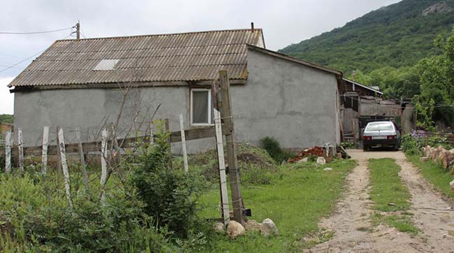 ​Оккупанты провели очередные похищения крымских татар и обыски в их домах