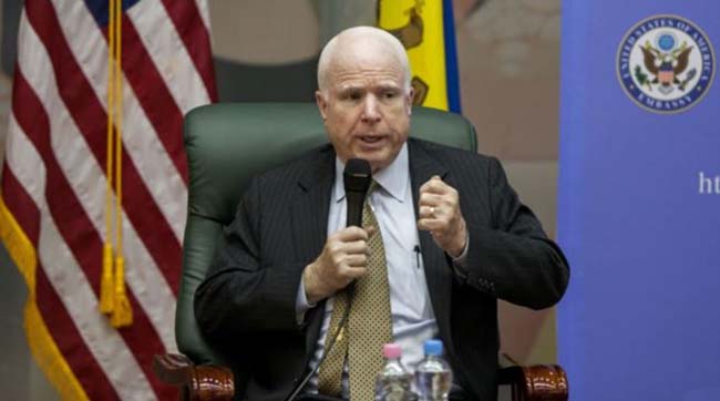 ​Сенатор Джон Маккейн назвав путіна бандитом, вбивцею та агентом КДБ