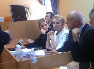 У Печерському суді день вироку – Тимошенко чи владі?