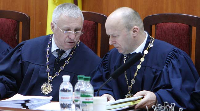 Захисника Тимошенко суд позбавив депутатства