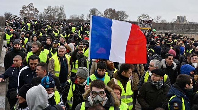 ​У Франції тривають протести «жовтих жилетів»